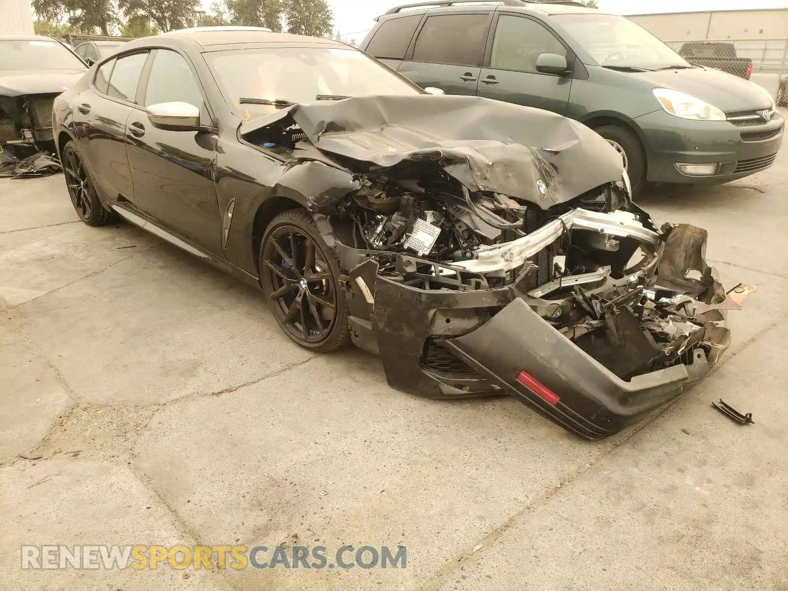 1 Photograph of a damaged car WBAGV8C09NCH10532 BMW M8 2022