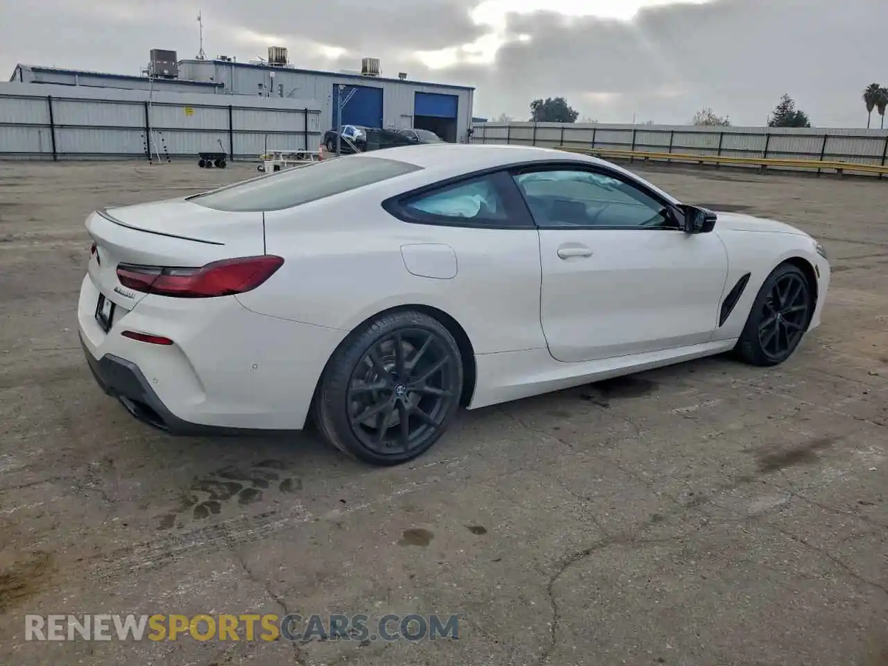 3 Фотография поврежденного автомобиля WBABC4C05PCL74824 BMW M8 2023