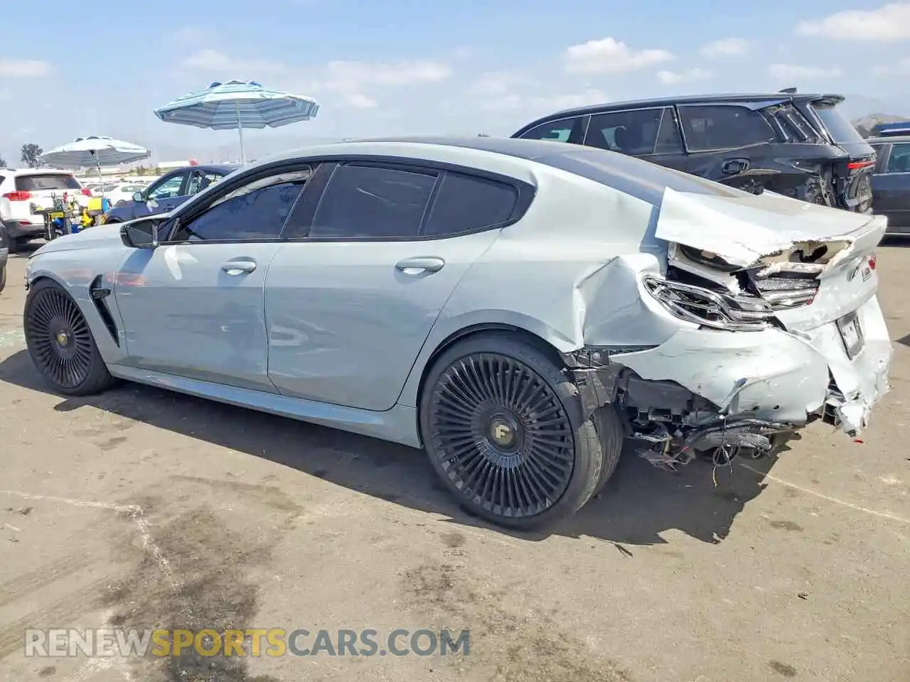 2 fotografías del automóvil dañado WBSGV0C02SCW17082 BMW M8 2025