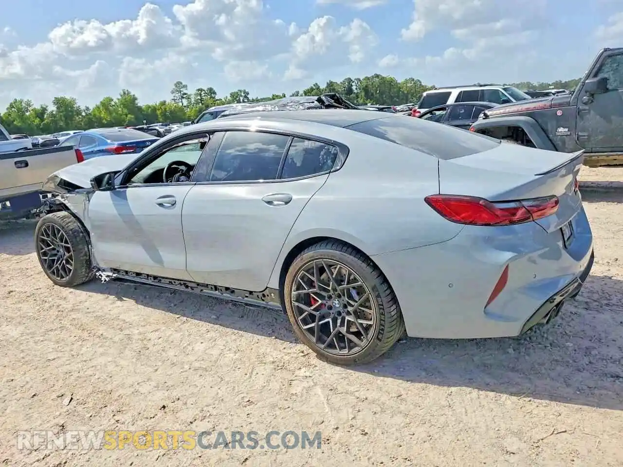 2 fotografías del automóvil dañado WBSGV0C05SCT99977 BMW M8 2025