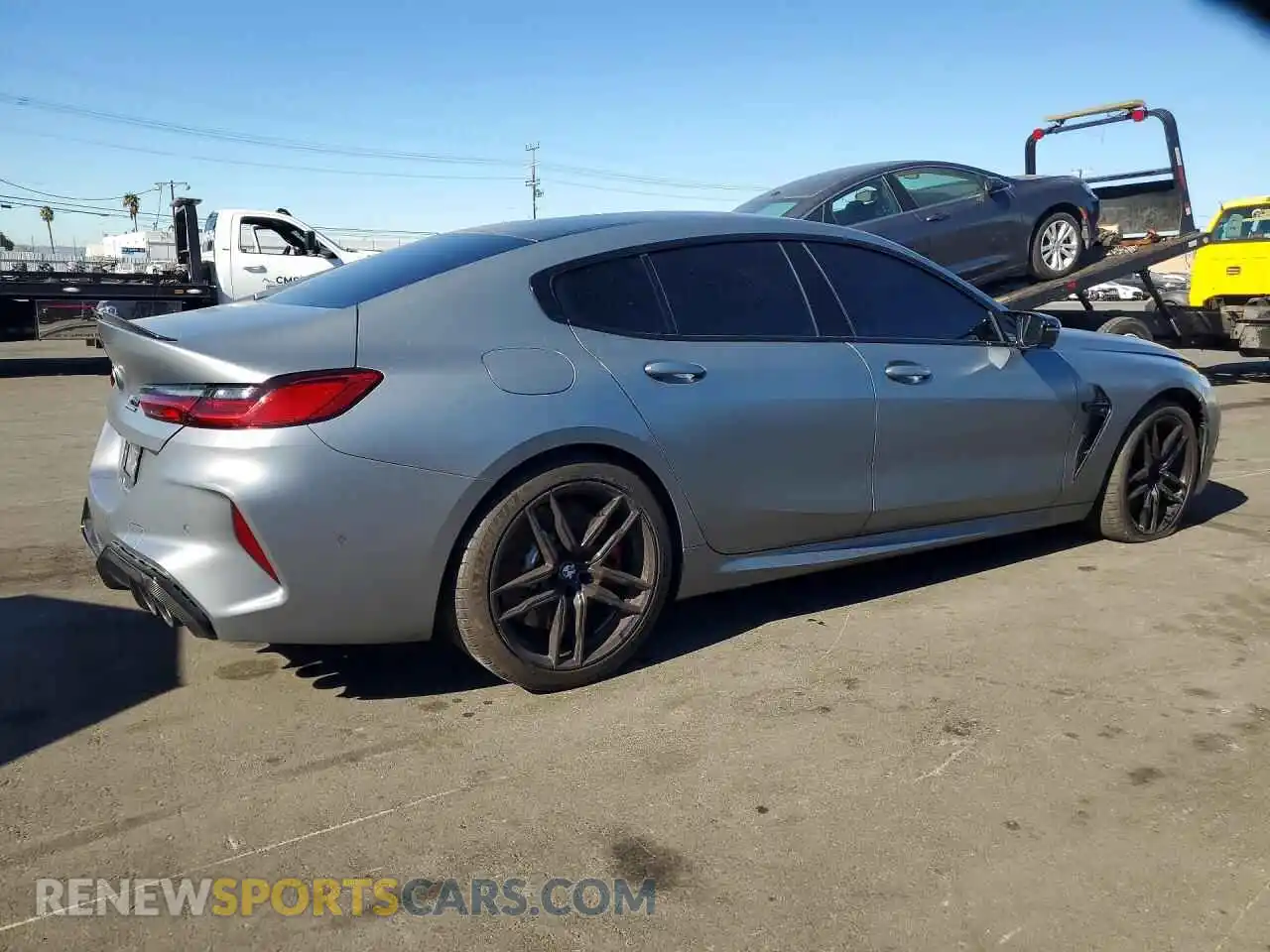 3 Photograph of a damaged car WBSGV0C05SCU76976 BMW M8 2025