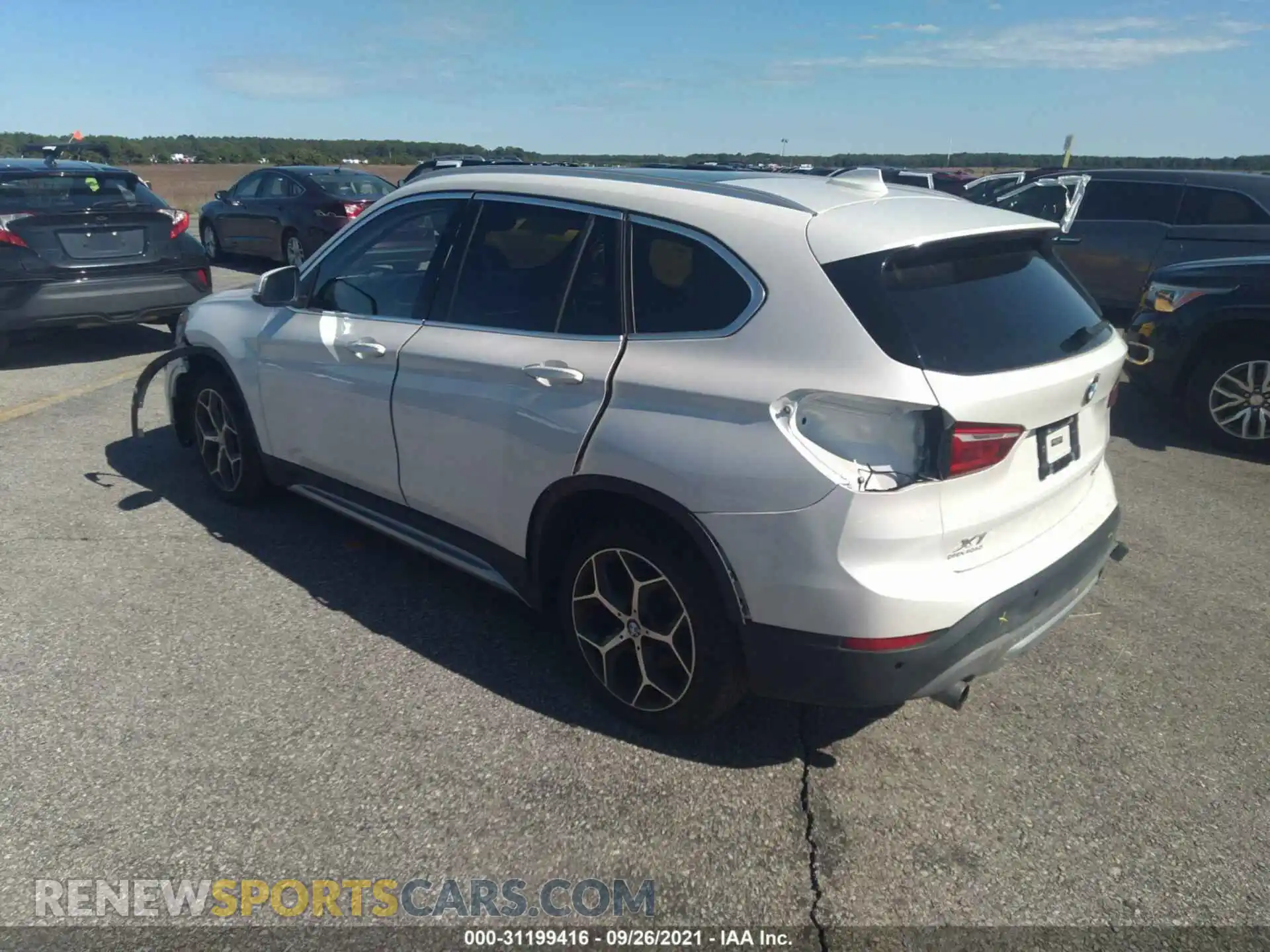 3 Фотография поврежденного автомобиля WBXHT3C50K5L89167 BMW X1 2019