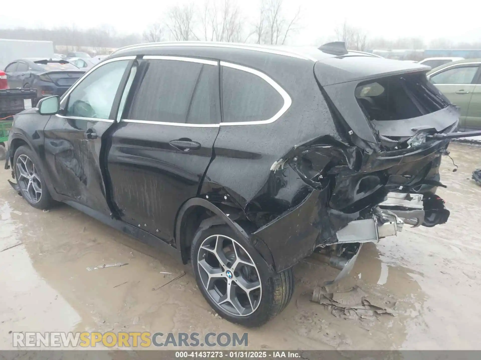 3 Photograph of a damaged car WBXHT3C53K5L36477 BMW X1 2019