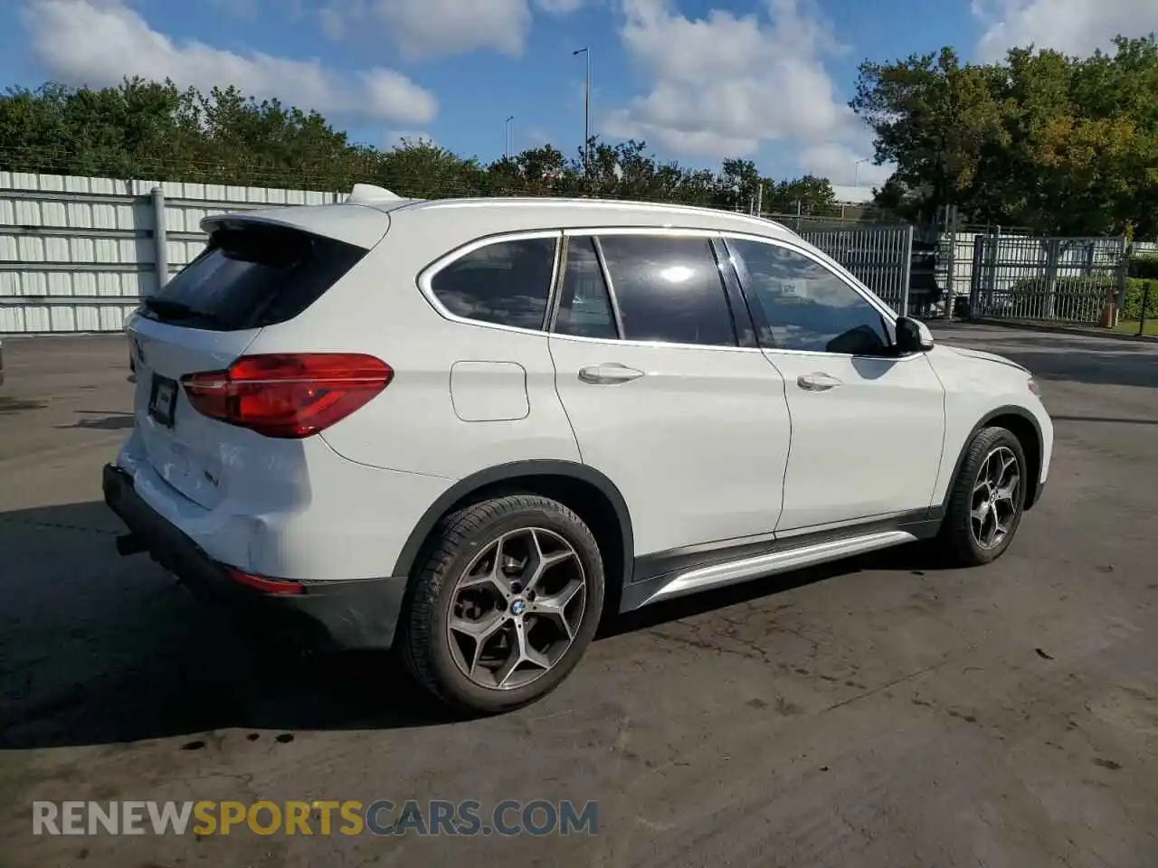 3 Photograph of a damaged car WBXHT3C53K5L91155 BMW X1 2019