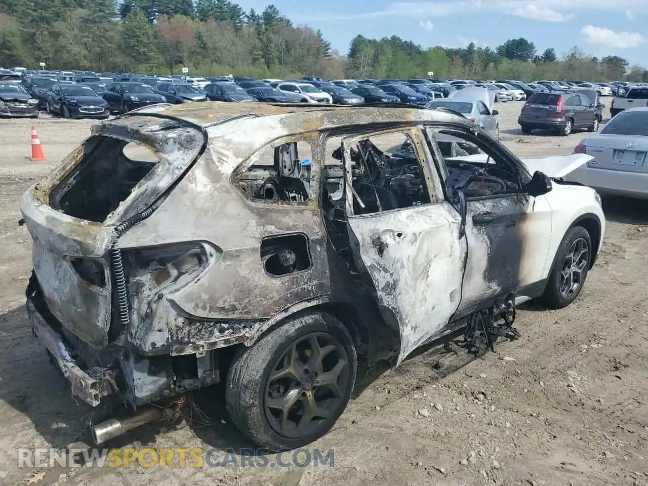 3 Photograph of a damaged car WBXHT3C55K5L89892 BMW X1 2019