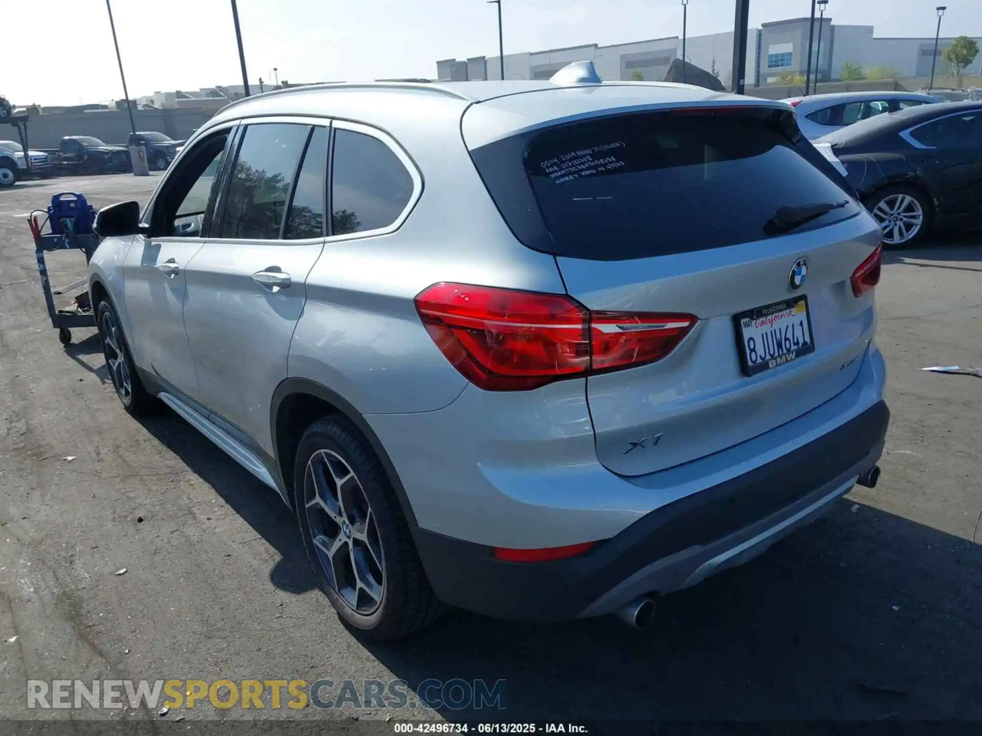 3 Фотография поврежденного автомобиля WBXHT3C56K5L38658 BMW X1 2019