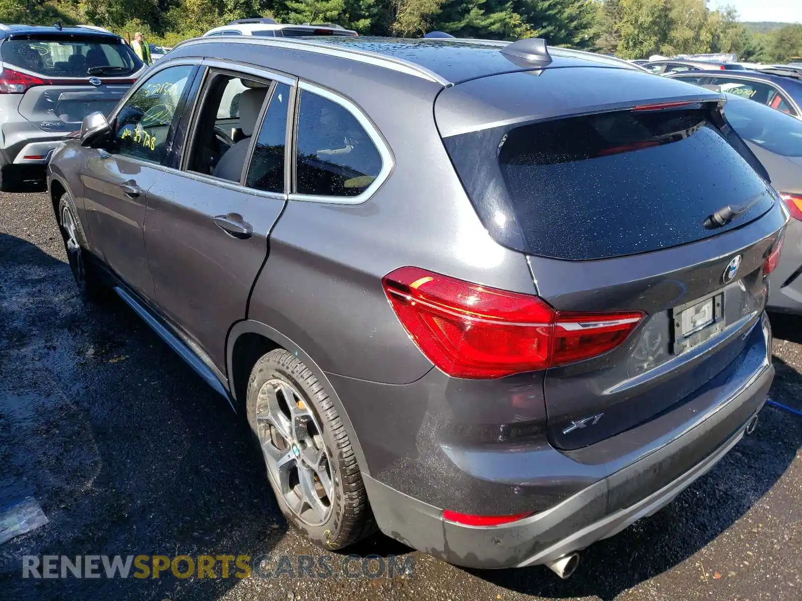 3 Photograph of a damaged car WBXHT3C58K5L35762 BMW X1 2019