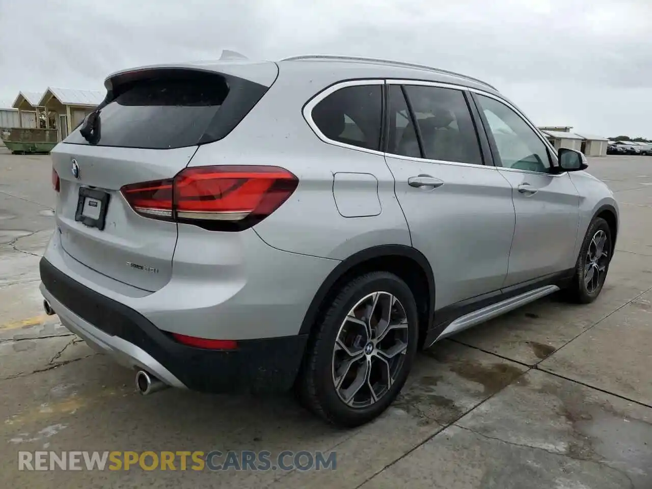 3 Photograph of a damaged car WBXJG7C06L5R48191 BMW X1 2020