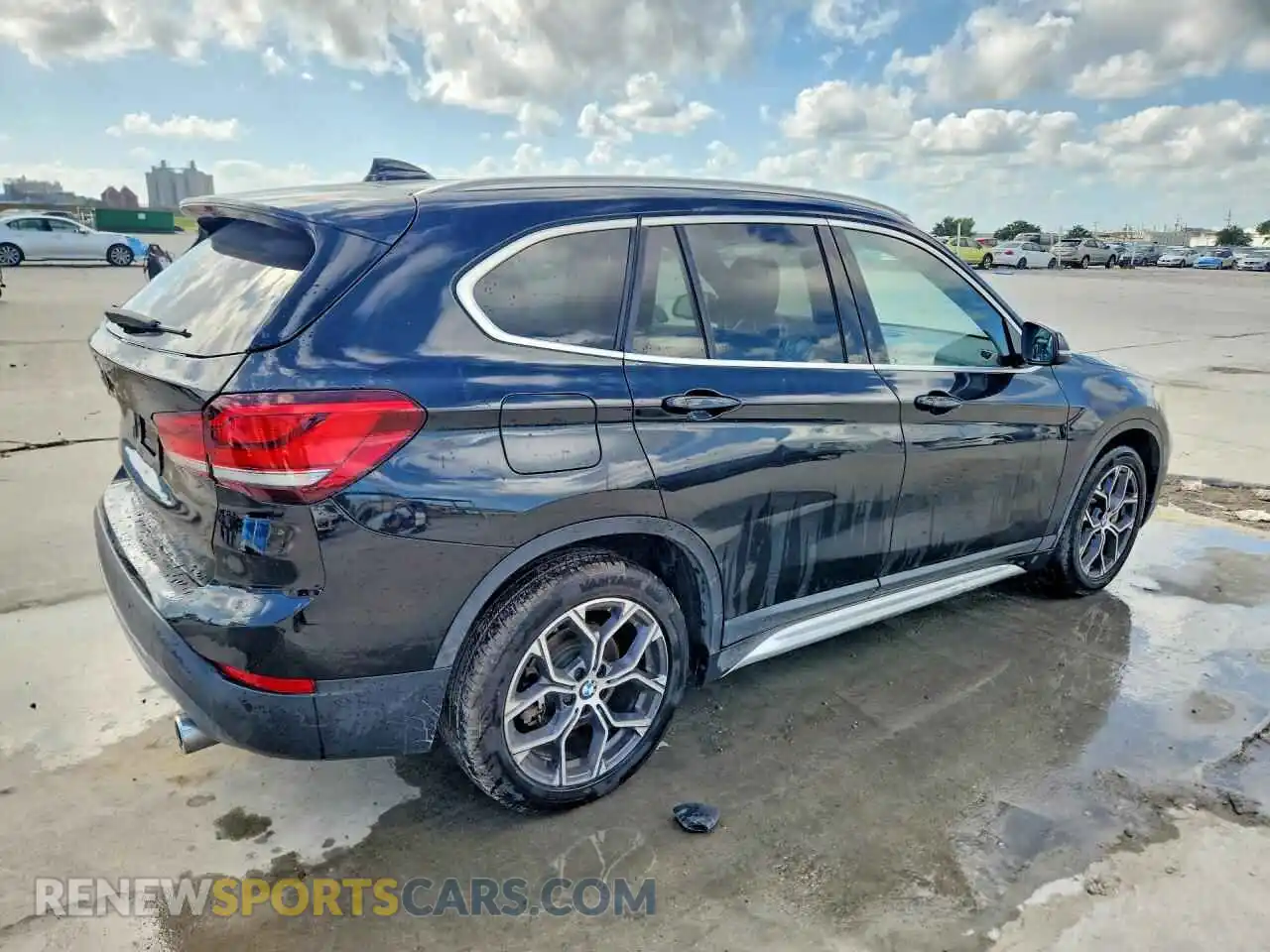3 Photograph of a damaged car WBXJG7C00M5S76338 BMW X1 2021