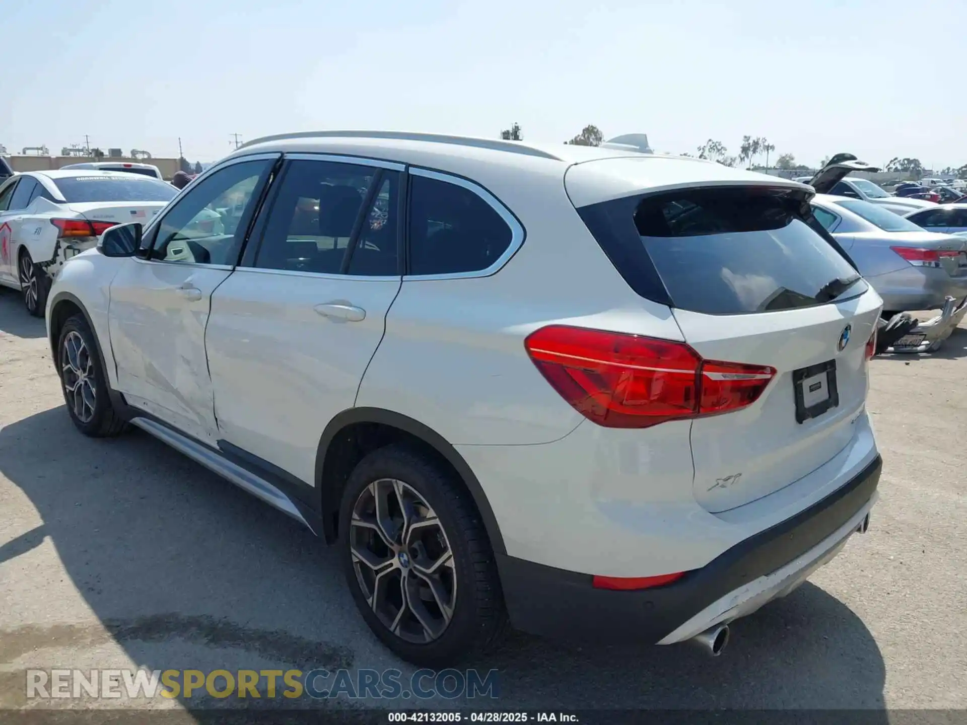 3 Photograph of a damaged car WBXJG7C01M3M73496 BMW X1 2021