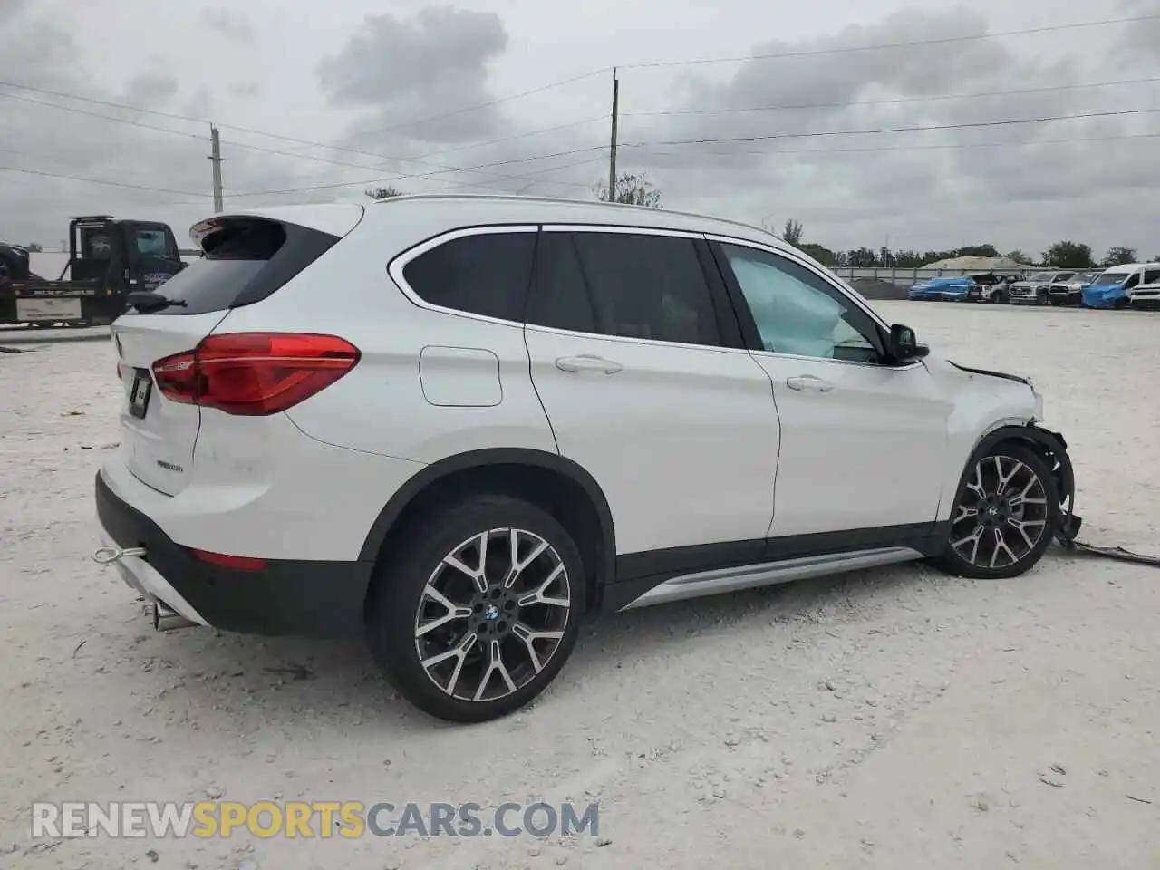 3 Photograph of a damaged car WBXJG7C01M5U01718 BMW X1 2021