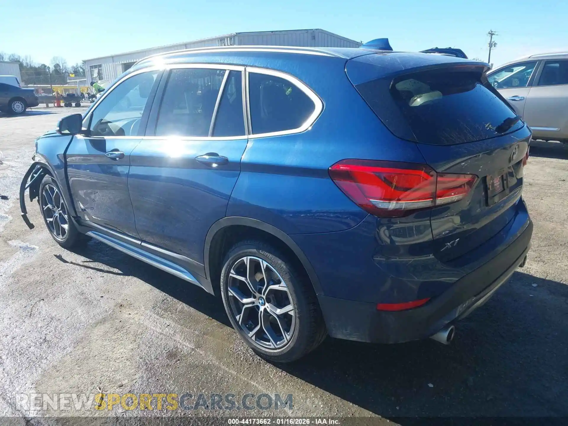 3 Photograph of a damaged car WBXJG7C01M5U36310 BMW X1 2021