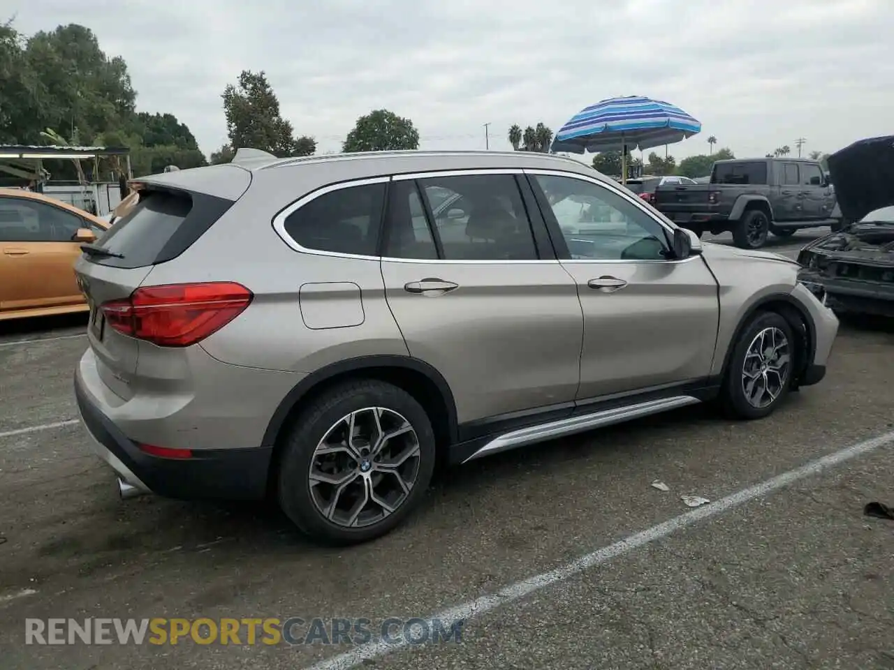 3 Photograph of a damaged car WBXJG7C01M5U38154 BMW X1 2021