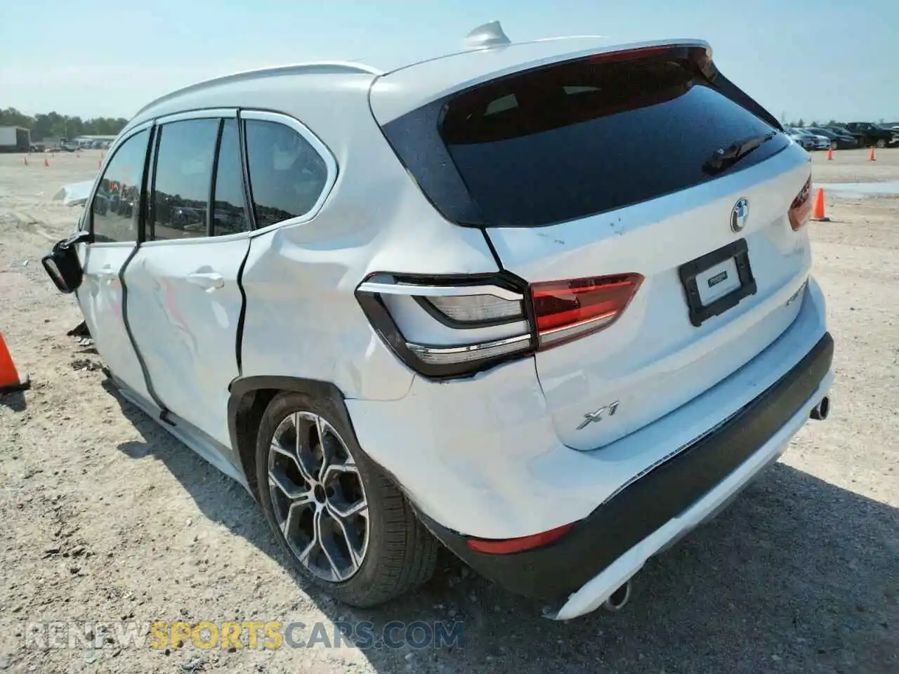 3 Photograph of a damaged car WBXJG7C03M5S82263 BMW X1 2021