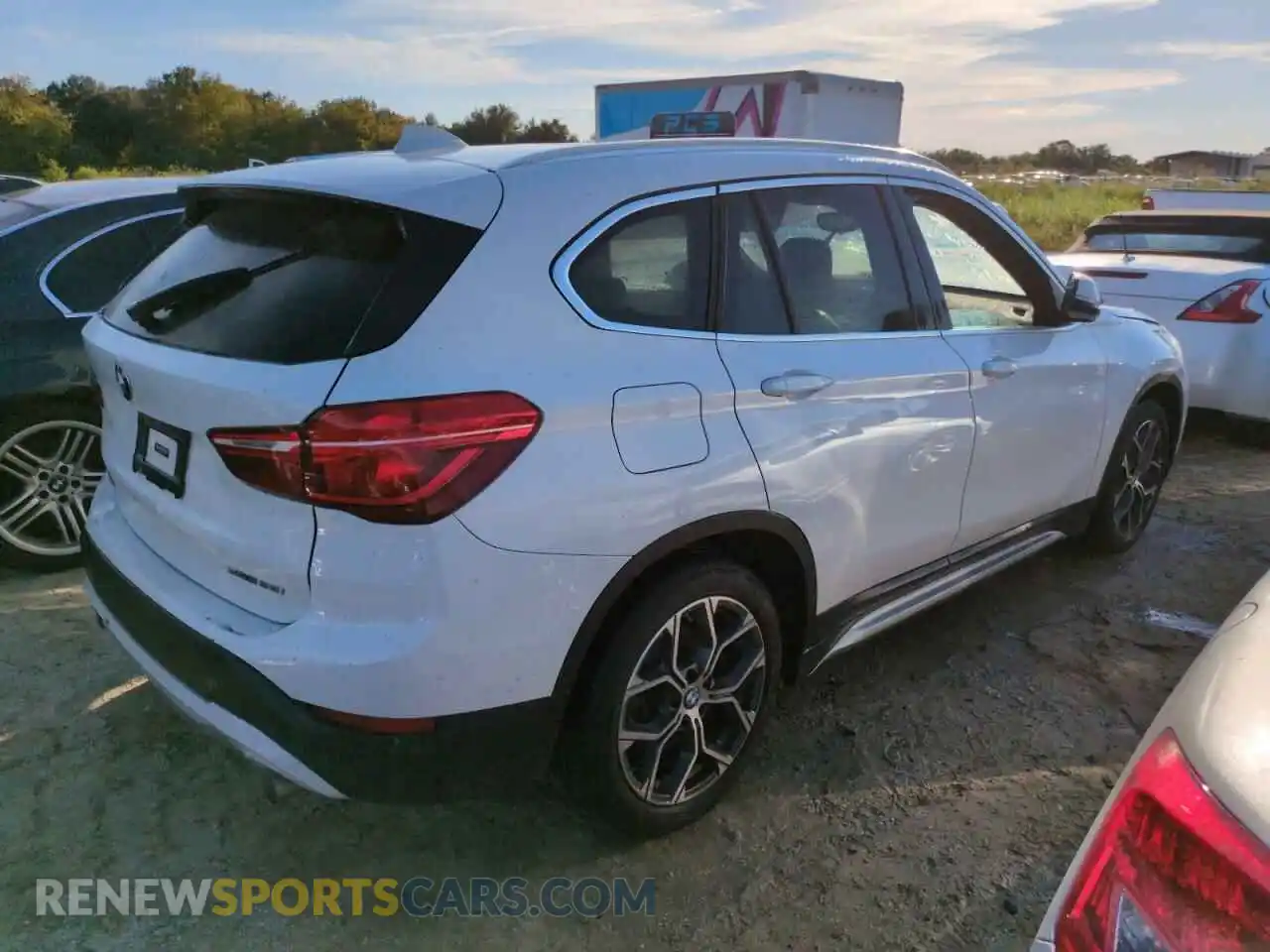 3 Photograph of a damaged car WBXJG7C04M5S30432 BMW X1 2021