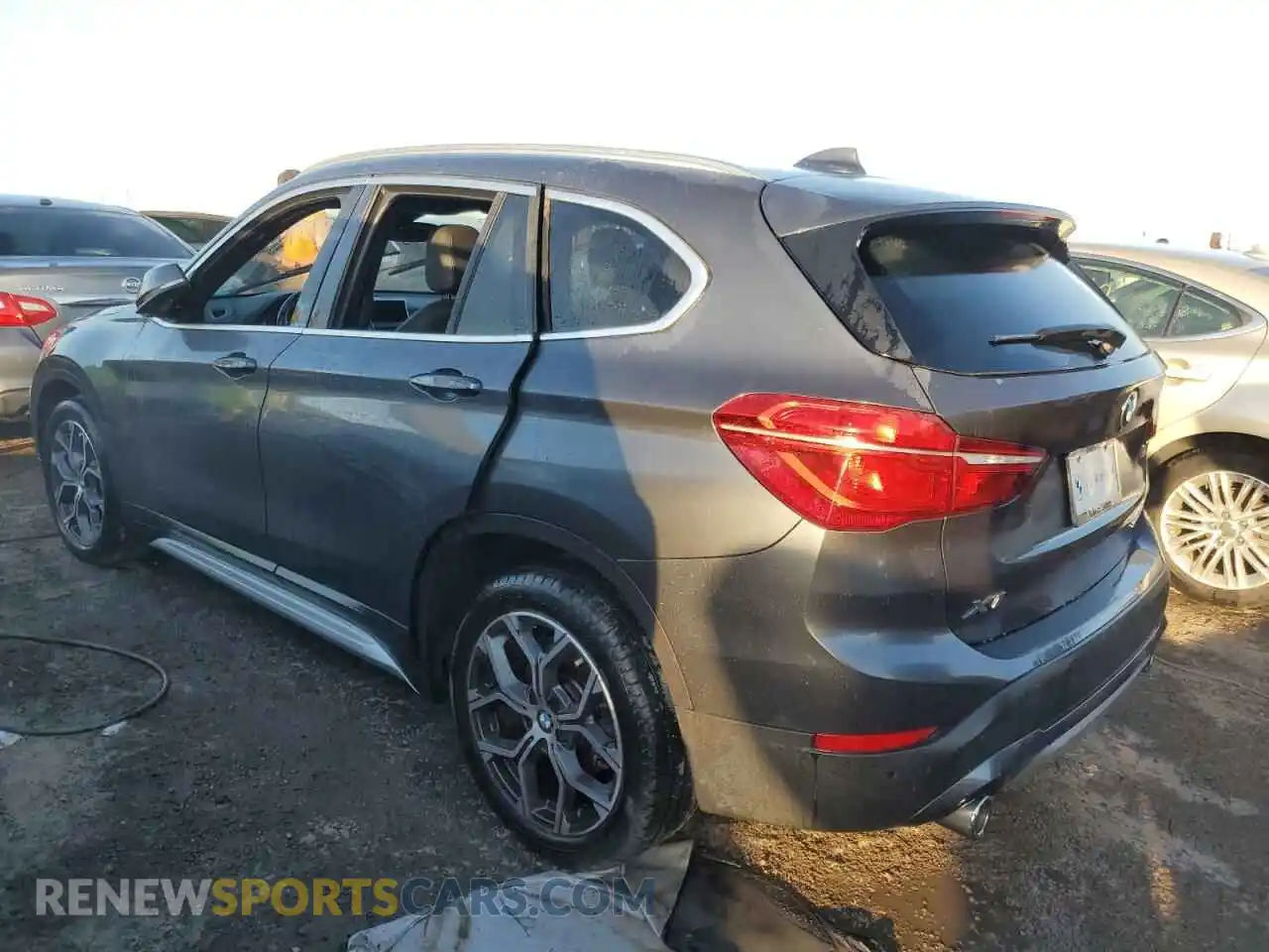 2 Фотография поврежденного автомобиля WBXJG7C04M5T04867 BMW X1 2021
