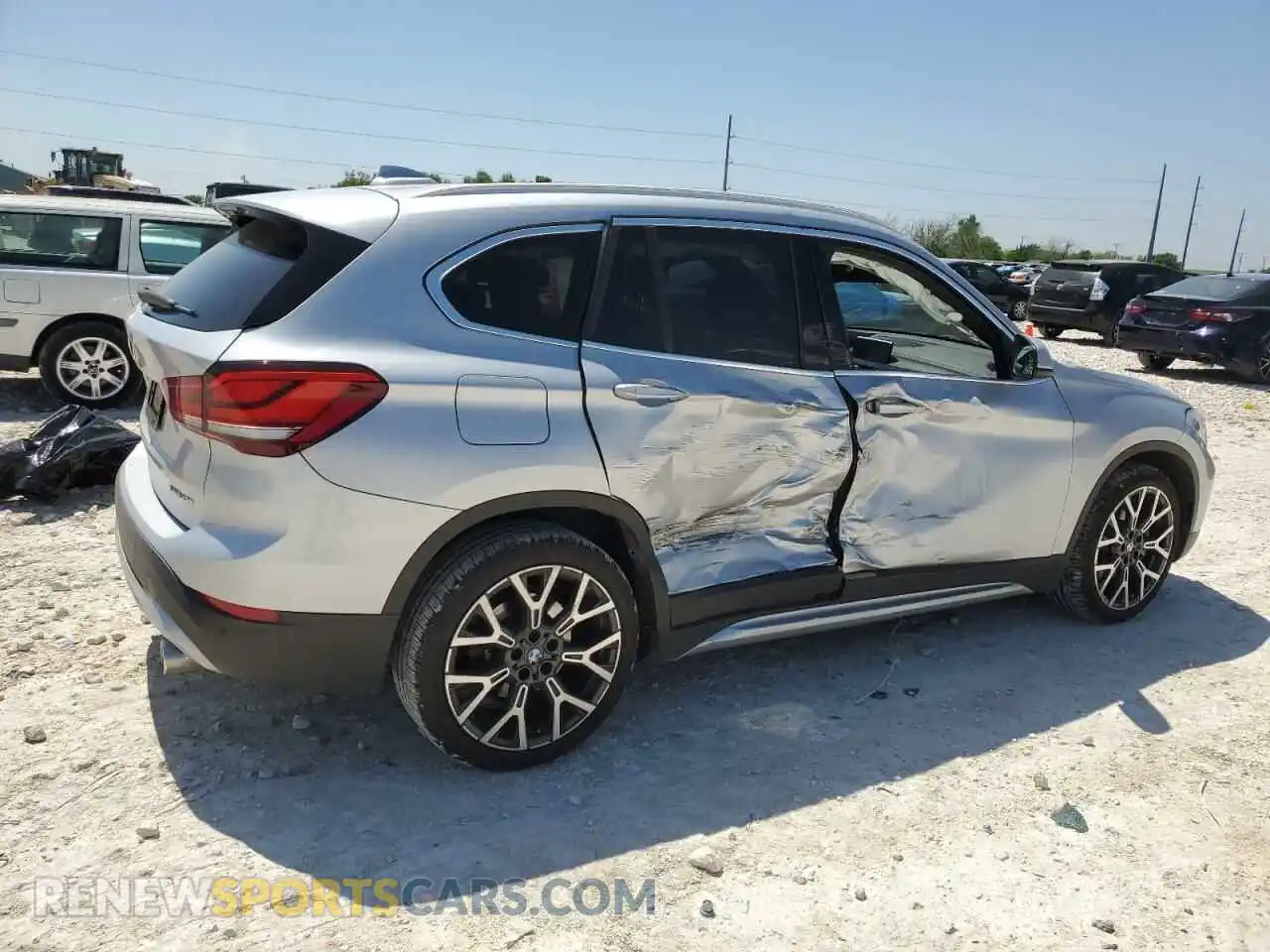 3 Photograph of a damaged car WBXJG7C04M5T32801 BMW X1 2021