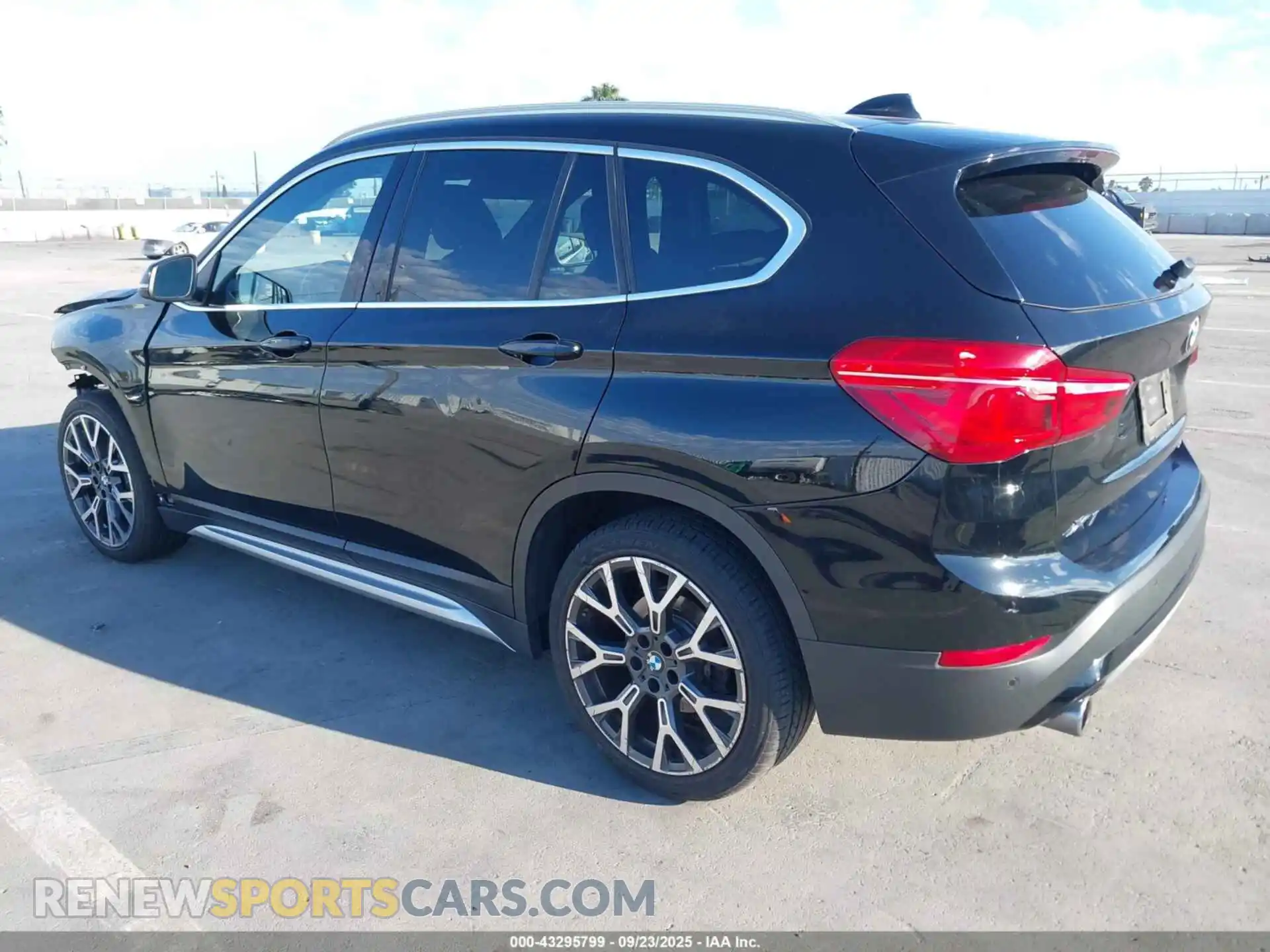 3 Photograph of a damaged car WBXJG7C05M5S06091 BMW X1 2021