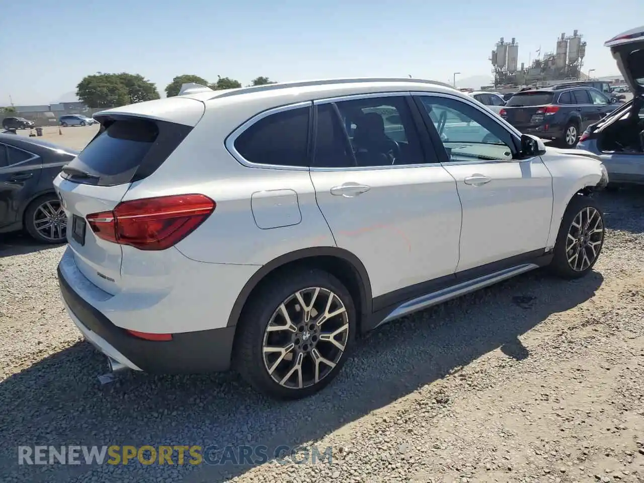 3 Photograph of a damaged car WBXJG7C05M5S81597 BMW X1 2021