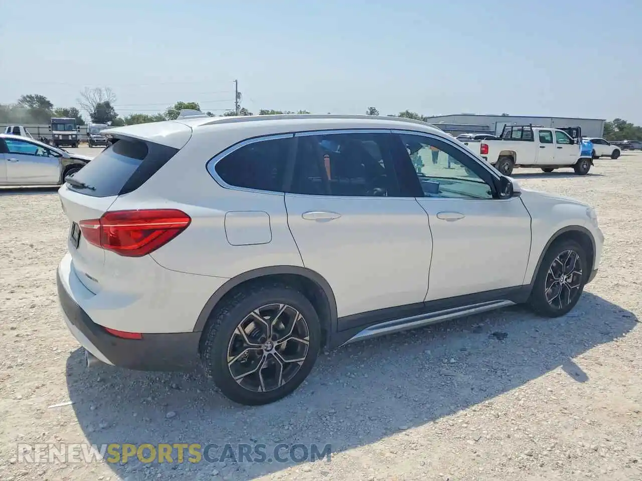 3 Фотография поврежденного автомобиля WBXJG7C05M5T77973 BMW X1 2021
