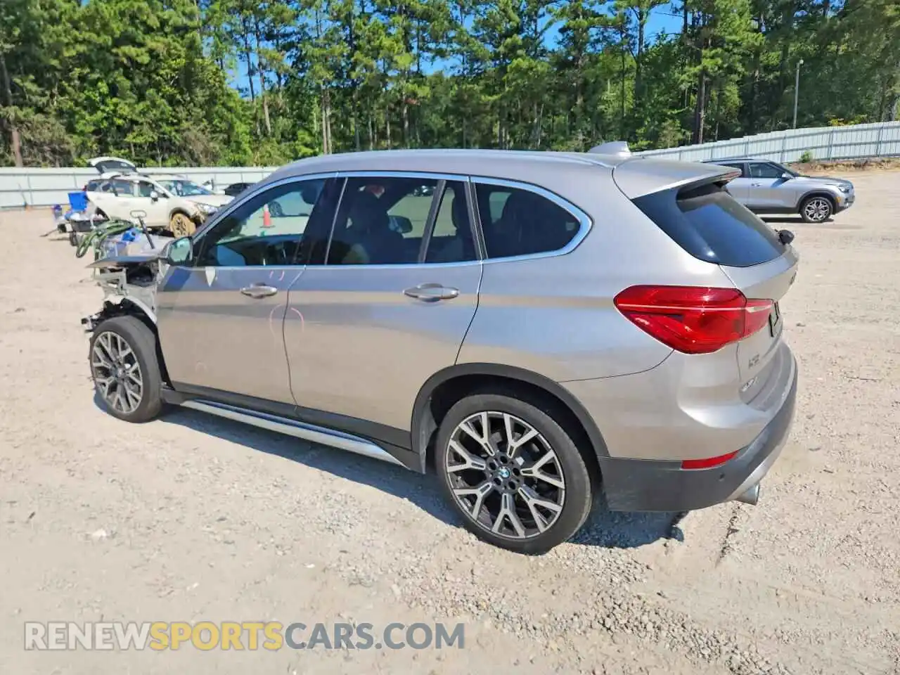 2 Фотография поврежденного автомобиля WBXJG7C06M5S24910 BMW X1 2021