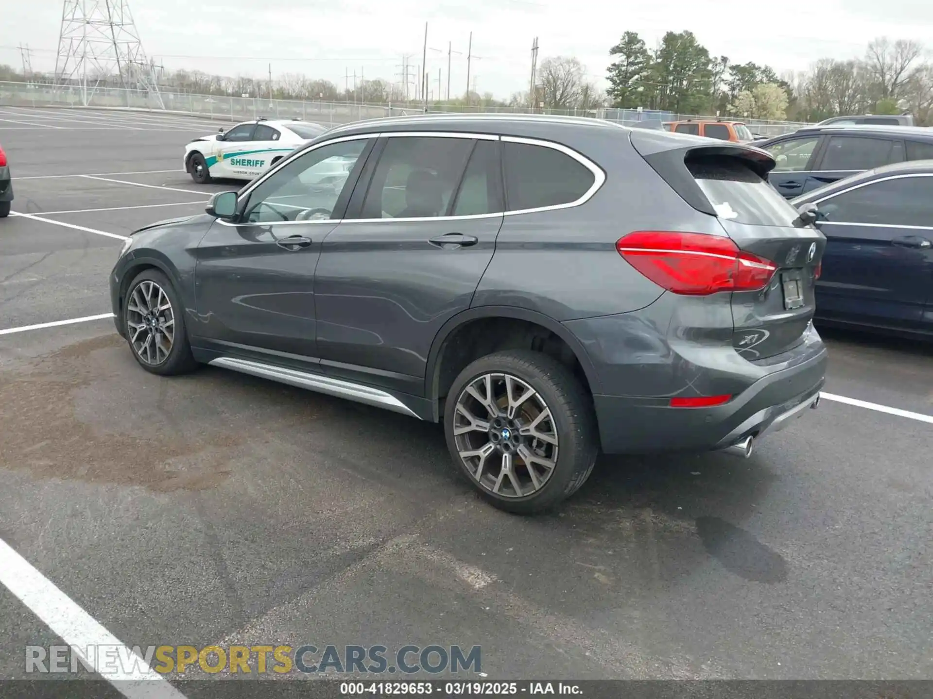 3 Photograph of a damaged car WBXJG7C07M5S08831 BMW X1 2021