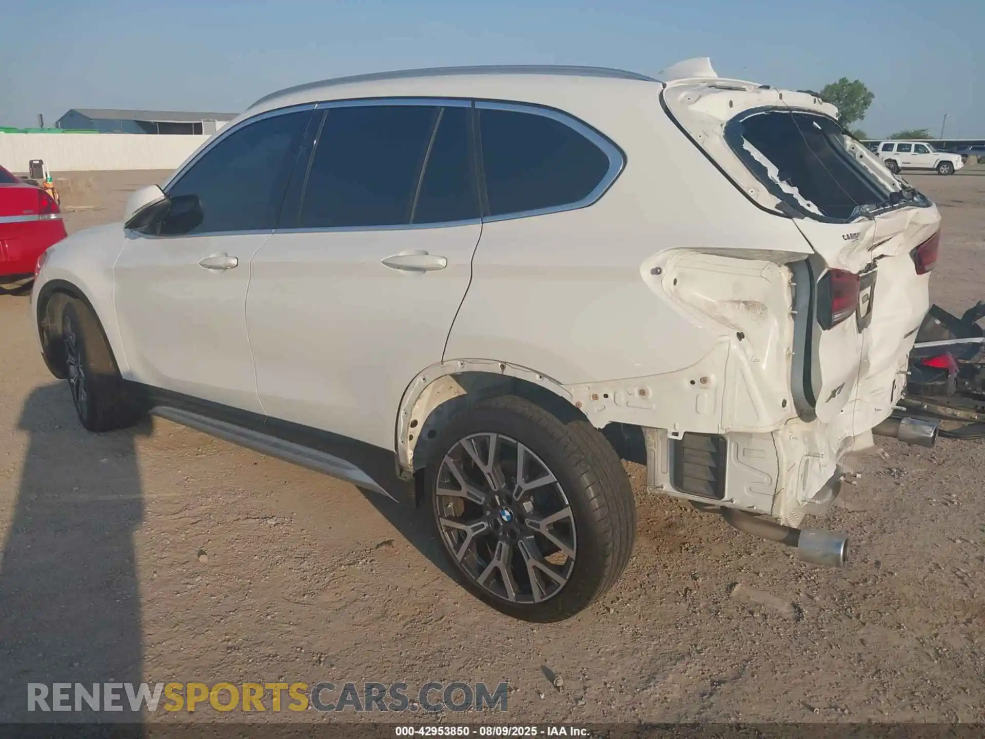 3 Photograph of a damaged car WBXJG7C07M5S34491 BMW X1 2021