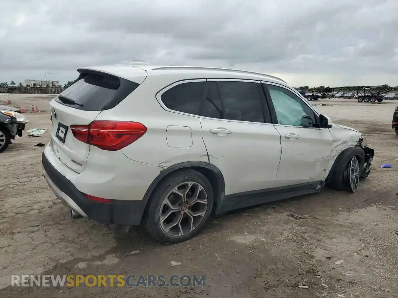 3 Photograph of a damaged car WBXJG7C09M5T38898 BMW X1 2021