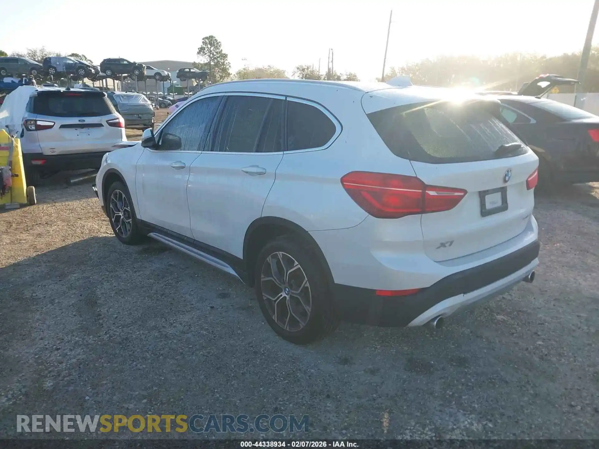 3 Photograph of a damaged car WBXJG7C09M5U22123 BMW X1 2021