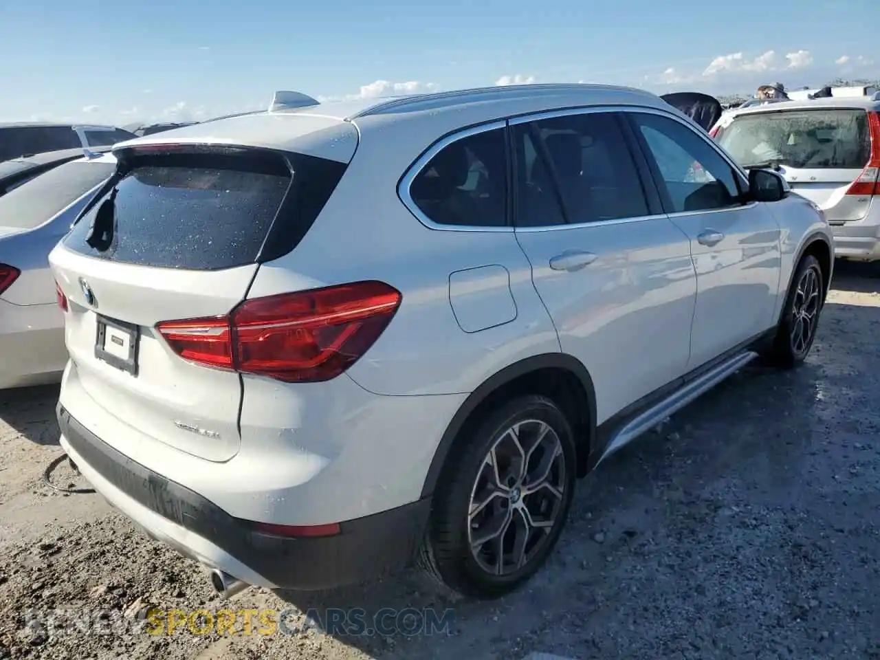 3 Photograph of a damaged car WBXJG7C0XM3M72377 BMW X1 2021