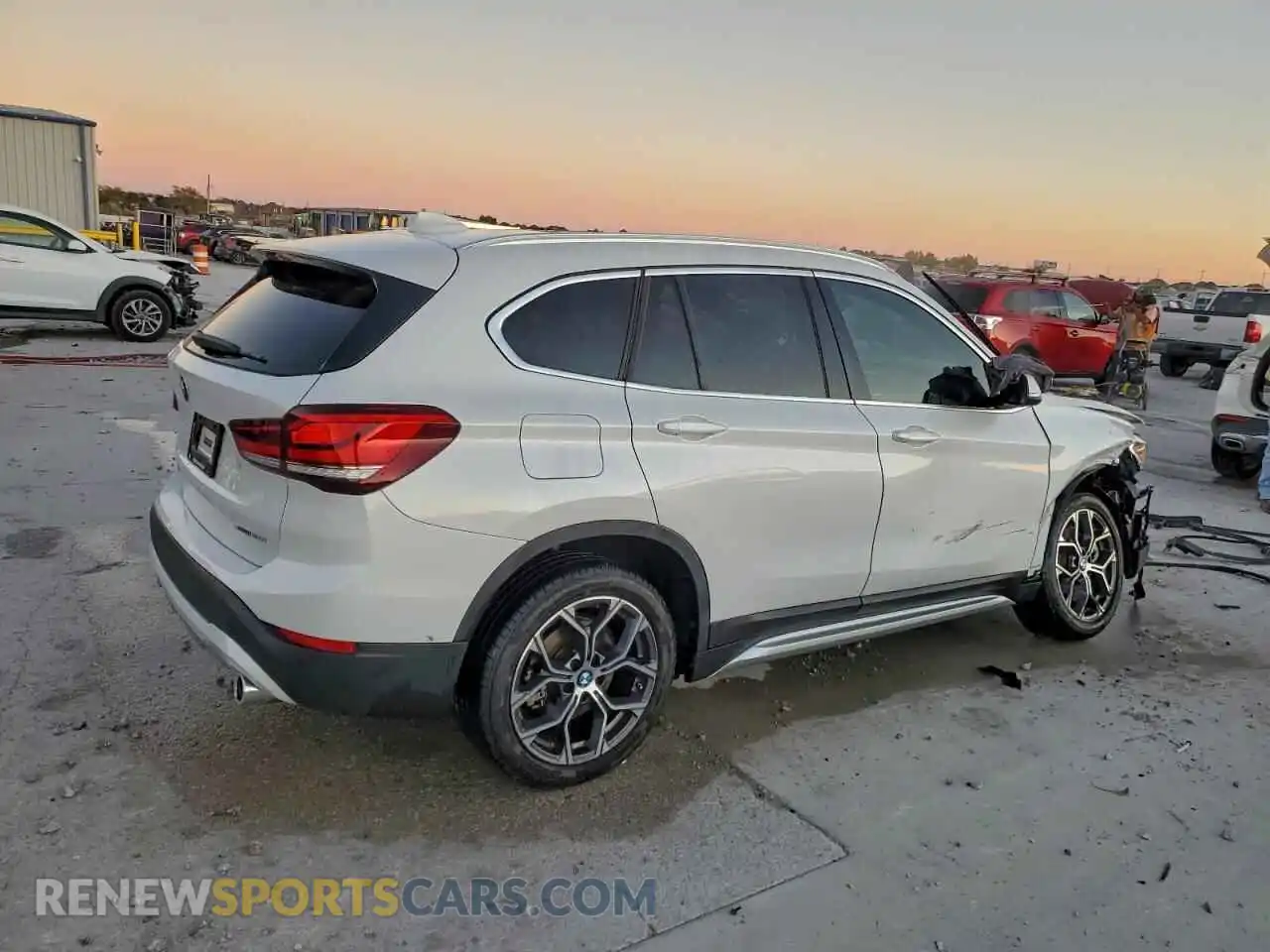 3 Photograph of a damaged car WBXJG7C0XM5S88836 BMW X1 2021