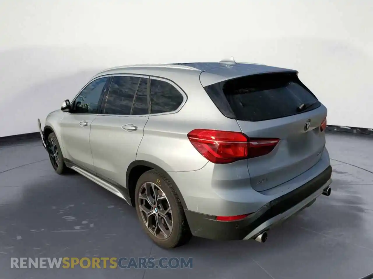 3 Photograph of a damaged car WBXJG7C0XM5T00225 BMW X1 2021