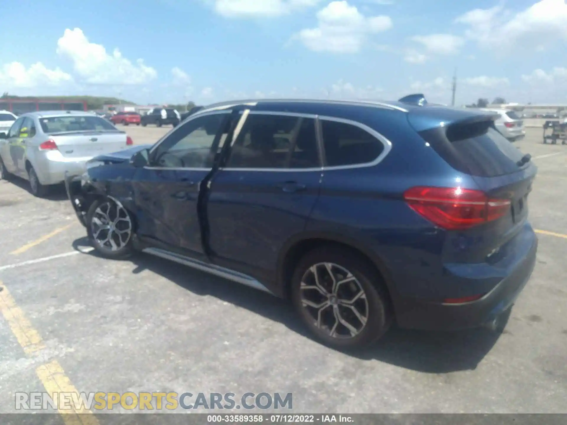 3 Photograph of a damaged car WBXJG7C0XM5T88869 BMW X1 2021