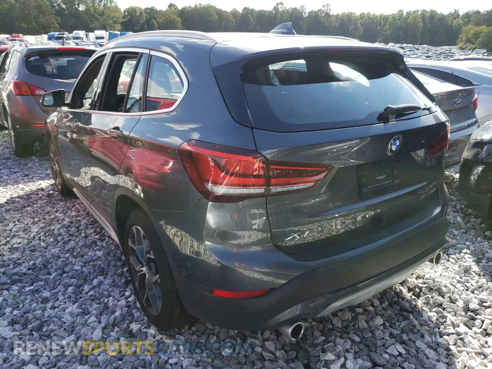 3 Photograph of a damaged car WBXJG9C01M5S20260 BMW X1 2021