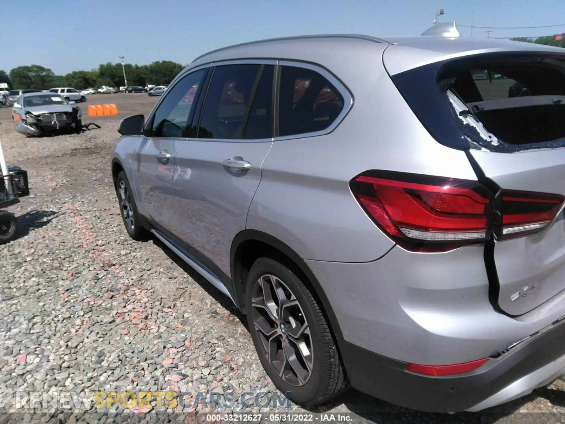 3 Photograph of a damaged car WBXJG9C01M5T51706 BMW X1 2021
