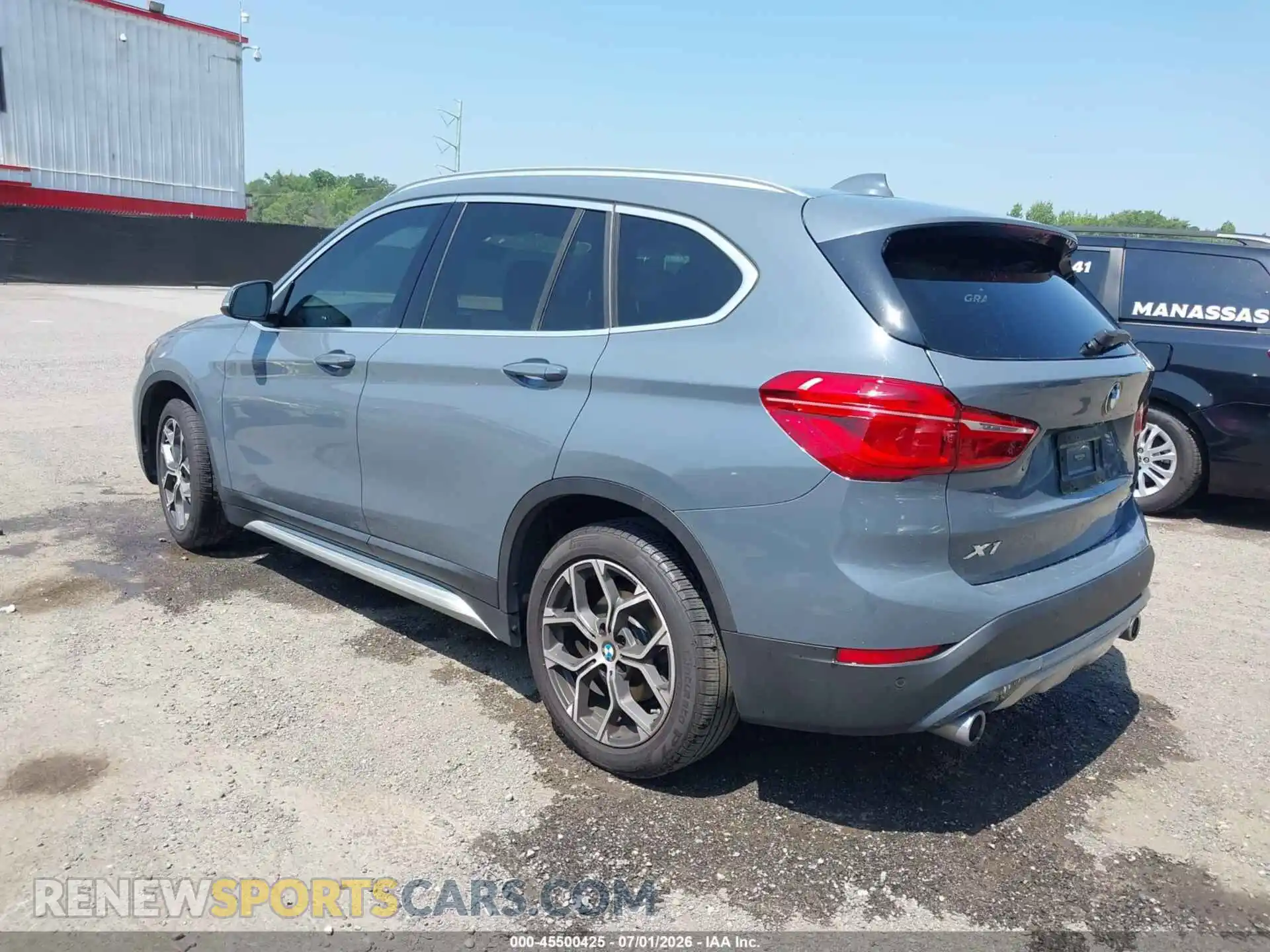 3 Photograph of a damaged car WBXJG9C01M5T62270 BMW X1 2021