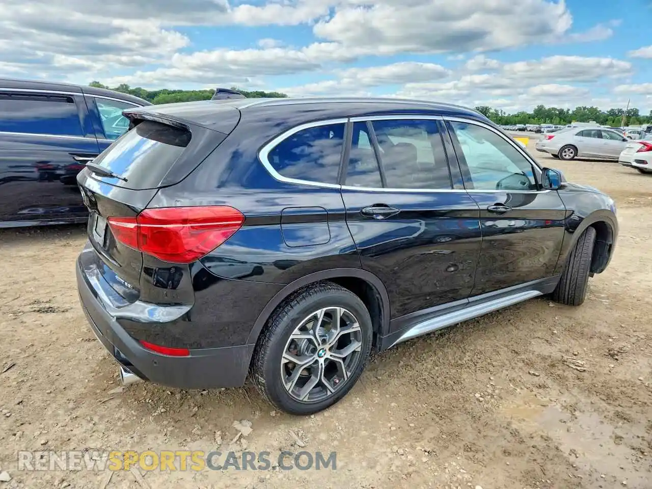 3 Photograph of a damaged car WBXJG9C02M5T60611 BMW X1 2021