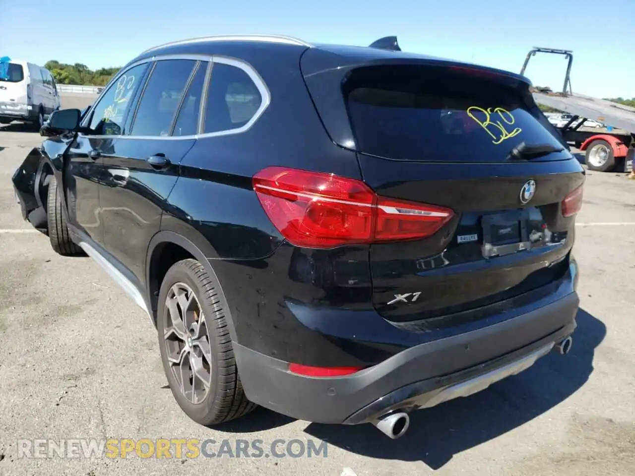 3 Photograph of a damaged car WBXJG9C03M5S64616 BMW X1 2021
