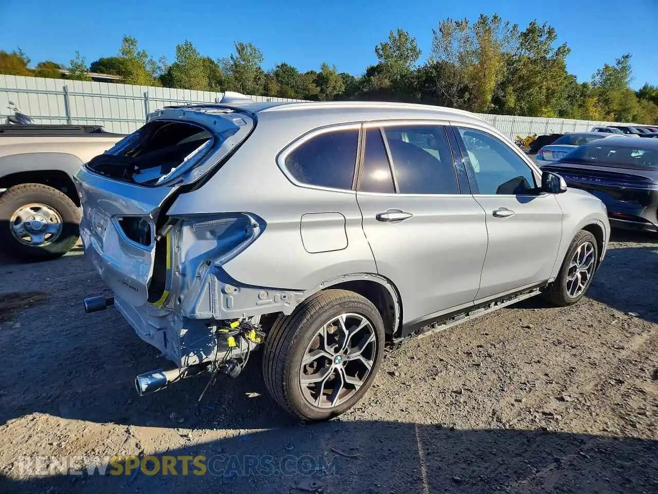 3 fotografías del automóvil dañado WBXJG9C04M5T42336 BMW X1 2021