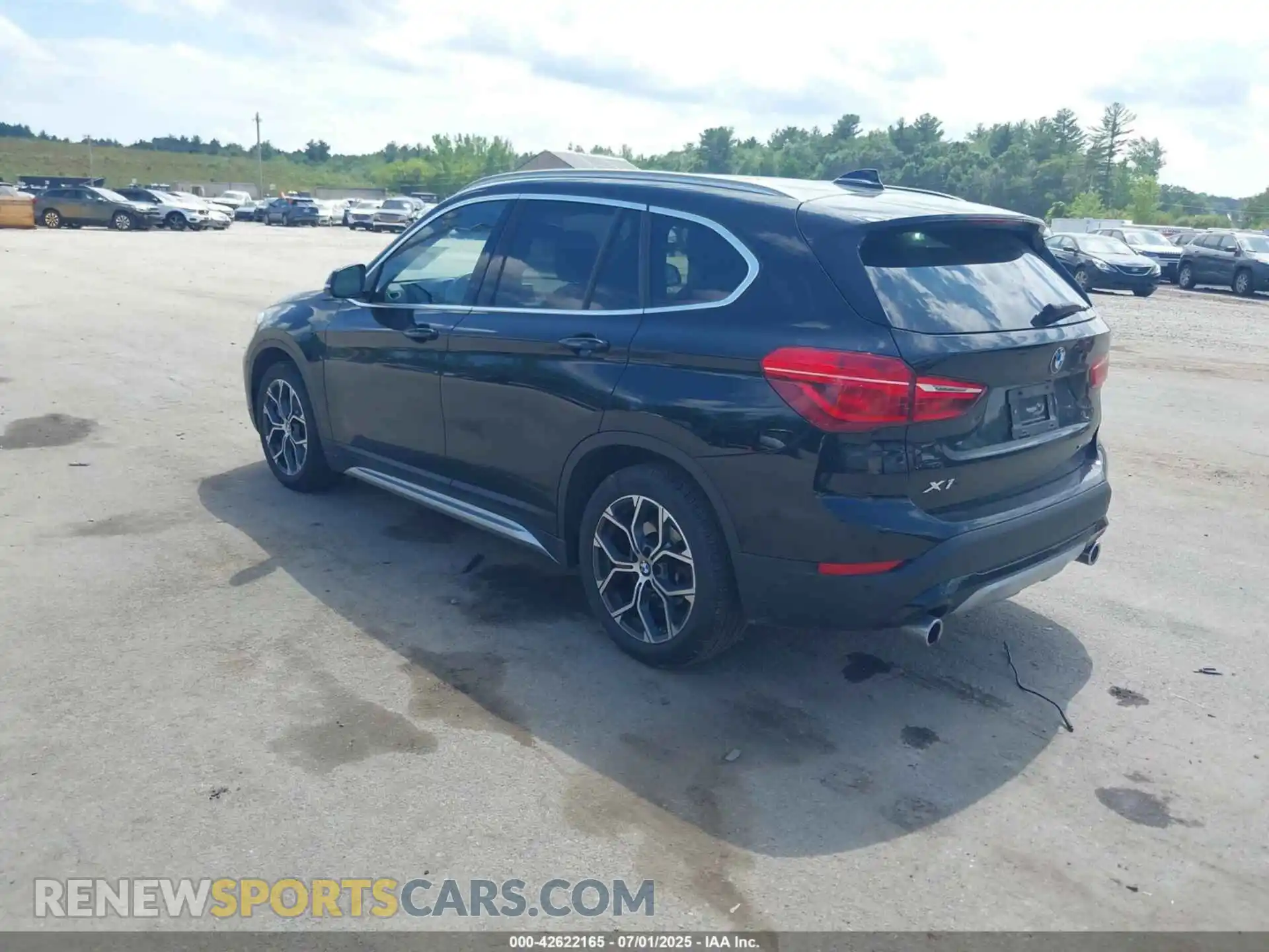 3 Photograph of a damaged car WBXJG9C04M5U29539 BMW X1 2021