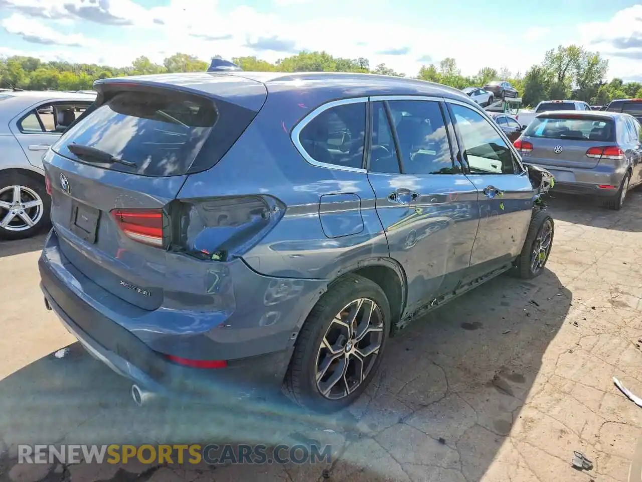 3 Photograph of a damaged car WBXJG9C06M5S36793 BMW X1 2021