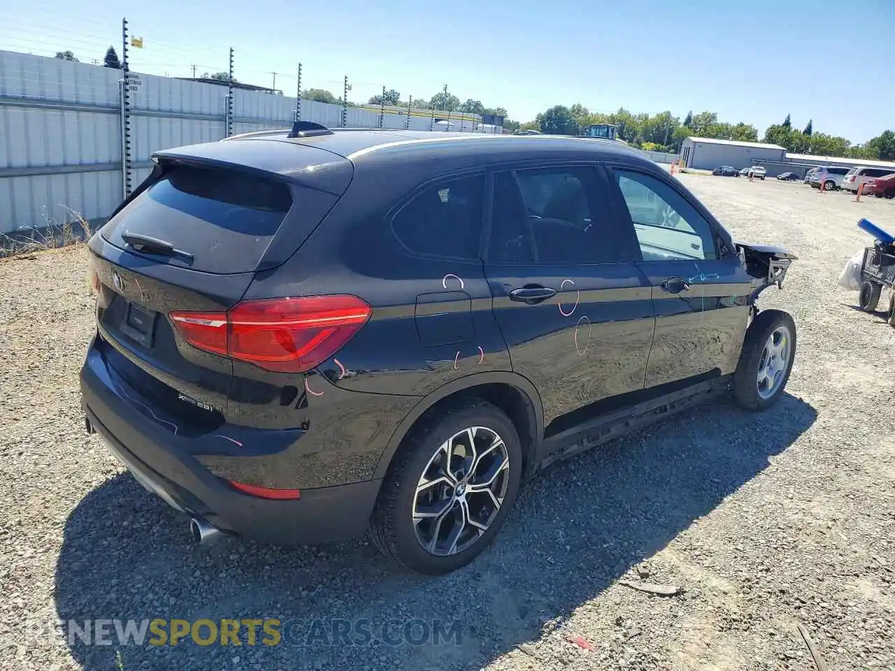 3 Photograph of a damaged car WBXJG9C06M5S70538 BMW X1 2021