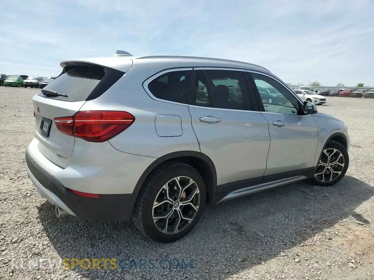 3 Photograph of a damaged car WBXJG9C07M5S85128 BMW X1 2021