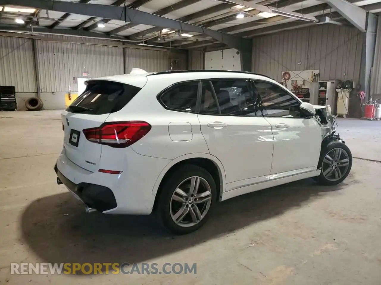 3 Photograph of a damaged car WBXJG9C08M5S16867 BMW X1 2021