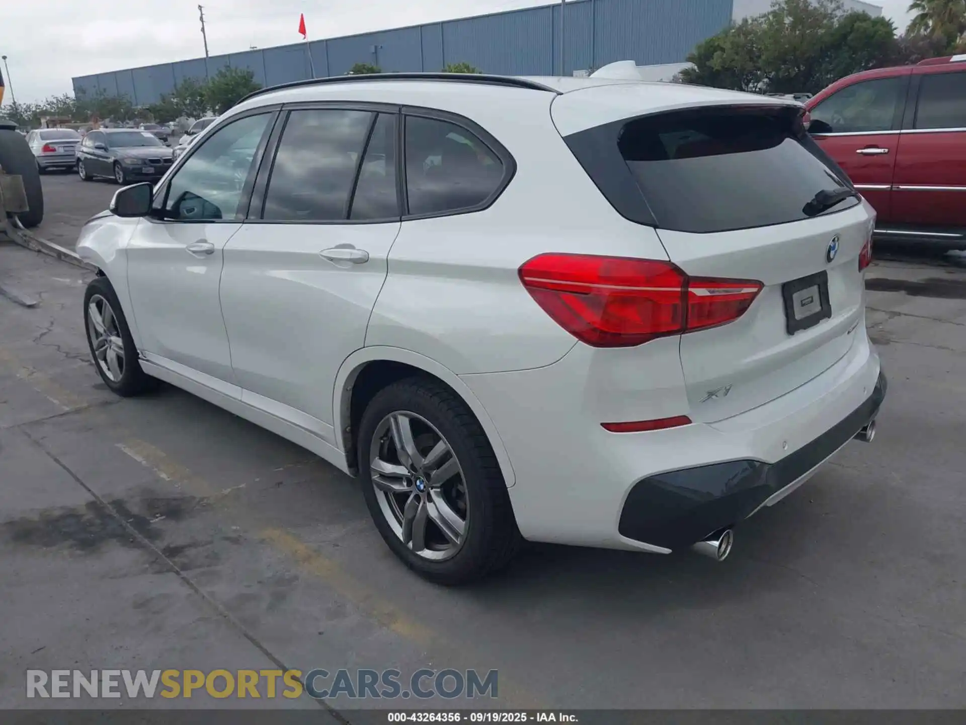 3 Photograph of a damaged car WBXJG9C08M5U42827 BMW X1 2021