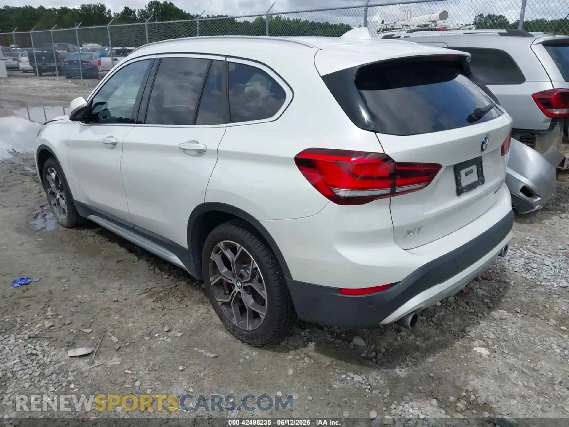 3 Photograph of a damaged car WBXJG9C09M5T94206 BMW X1 2021