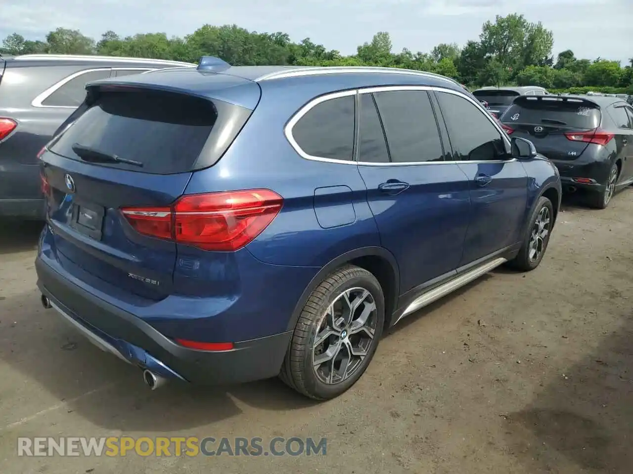 3 Photograph of a damaged car WBXJG9C0XM5U47141 BMW X1 2021