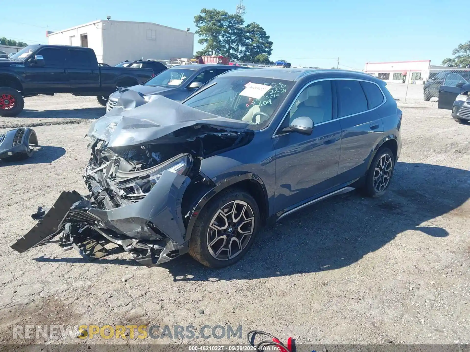 2 fotografías del automóvil dañado WBX73EF00S5190109 BMW X1 2025