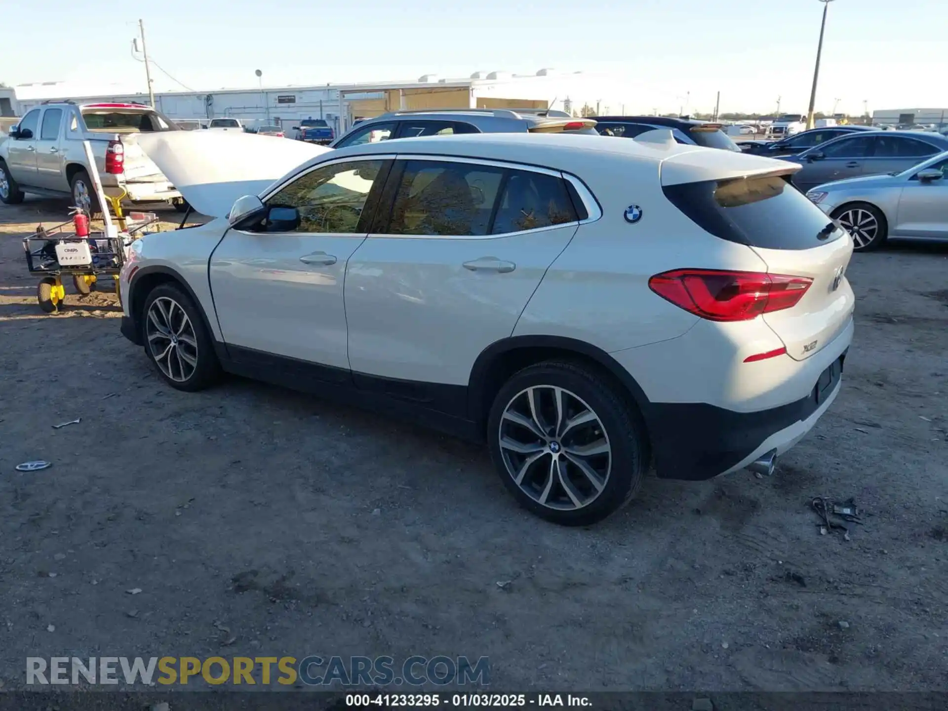 3 Photograph of a damaged car WBXYH9C00L5P00977 BMW X2 2020