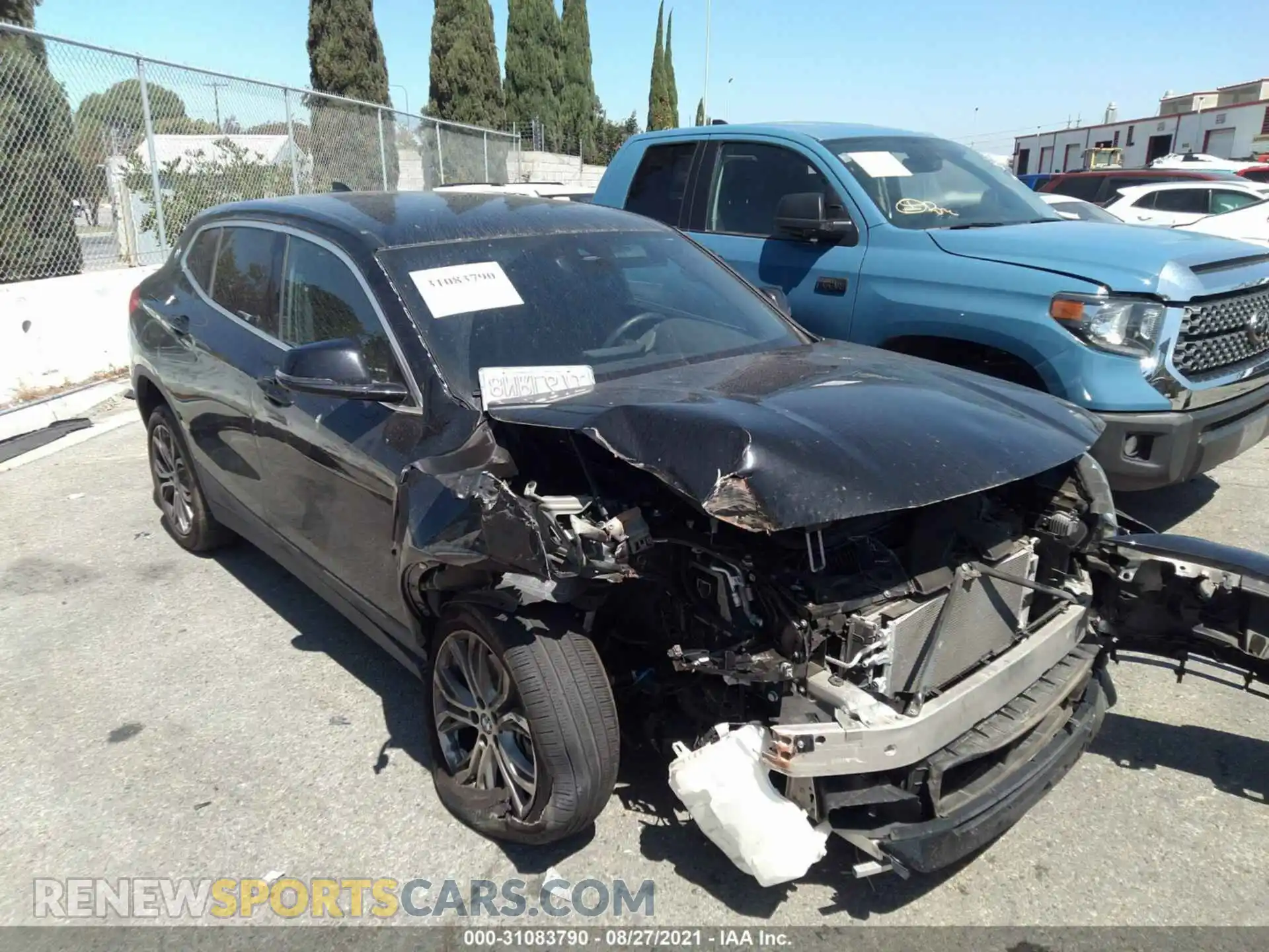 1 Photograph of a damaged car WBXYH9C01L5P81195 BMW X2 2020
